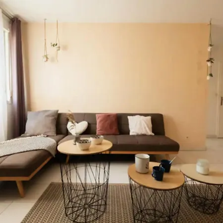 Charming T2 With Wifi And Pool